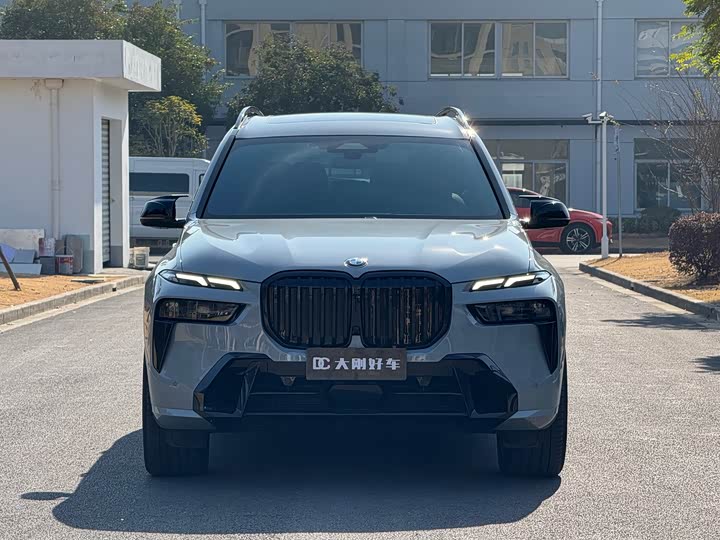 Фото 2 - BMW X7