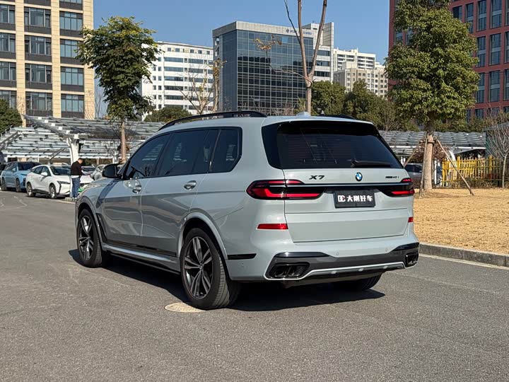 Фото 6 - BMW X7