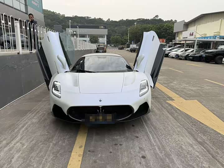 Фото 2 - Maserati MC20