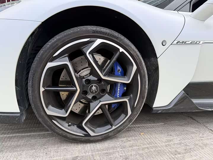 Фото 9 - Maserati MC20