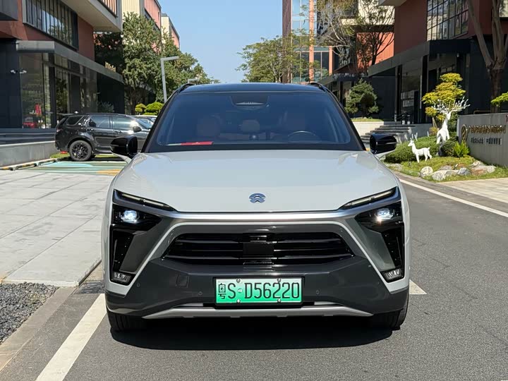 Фото 2 - Nio ES8