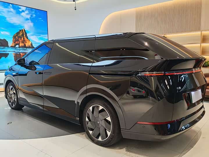 Фото 4 - XPeng X9