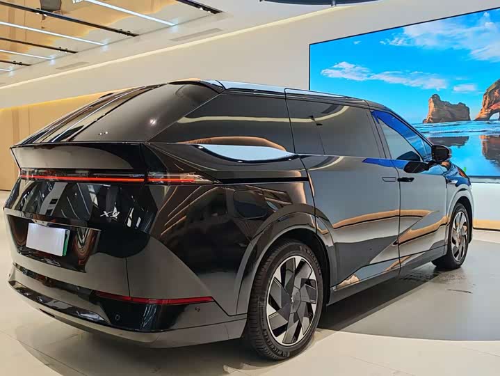 Фото 5 - XPeng X9