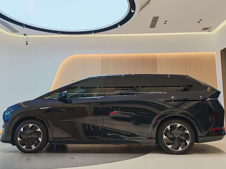 Фото 6 - XPeng X9