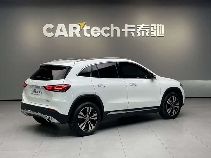 Фото 4 - Mercedes-Benz GLA-Class
