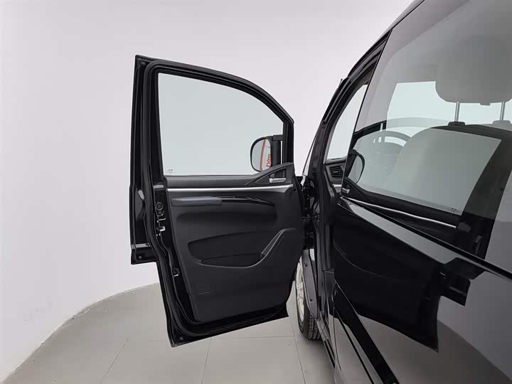 Фото 8 - Dongfeng Forthing Lingzhi M5