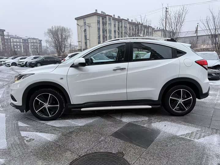 Фото 2 - Honda Vezel