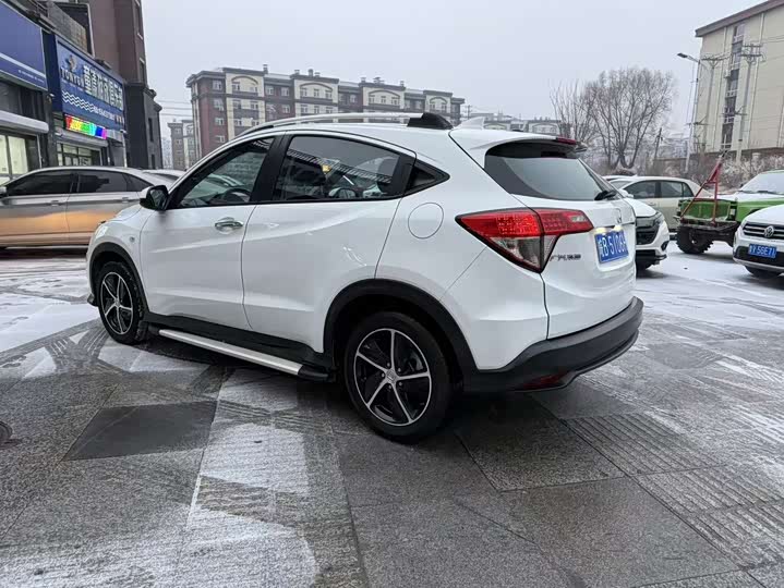 Фото 3 - Honda Vezel