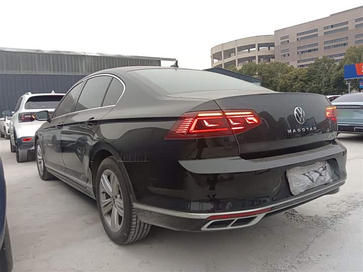 Фото 5 - Volkswagen Magotan