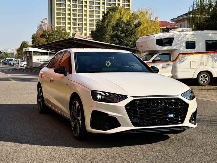 Фото 3 - Audi A4L