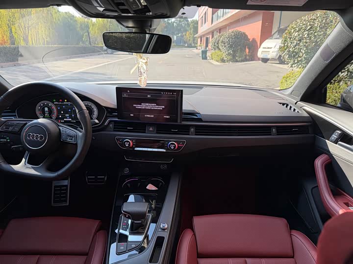 Фото 7 - Audi A4L