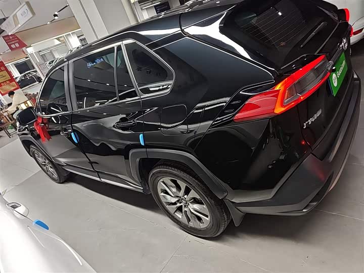 Фото 5 - Toyota Wildlander