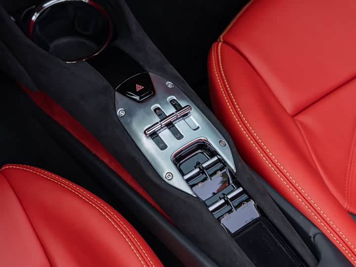 Фото 4 - Ferrari 296