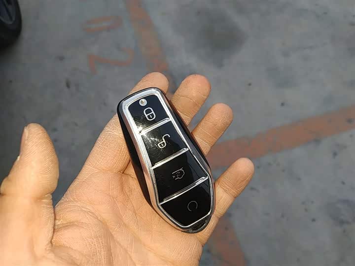 Фото 9 - BYD Yuan Up