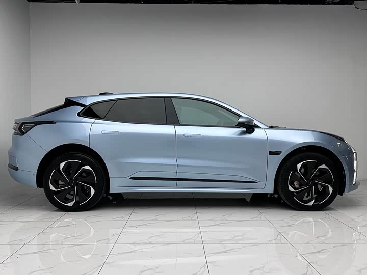 Фото 7 - Zeekr 001