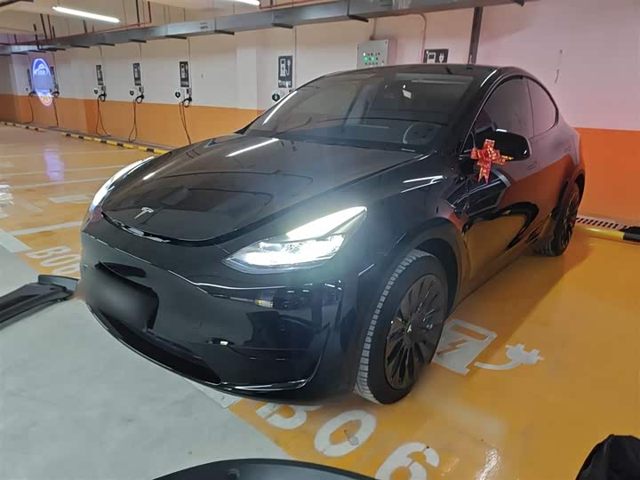 Фото 2 - Tesla Model Y