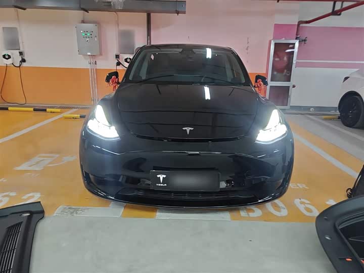 Фото 3 - Tesla Model Y