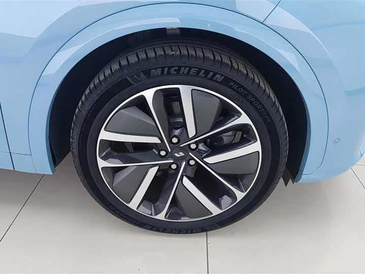 Фото 6 - LiXiang L7