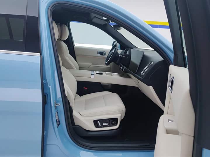 Фото 8 - LiXiang L7