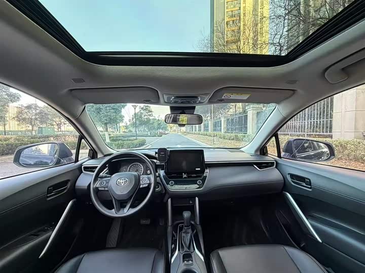 Фото 6 - Toyota Corolla Cross