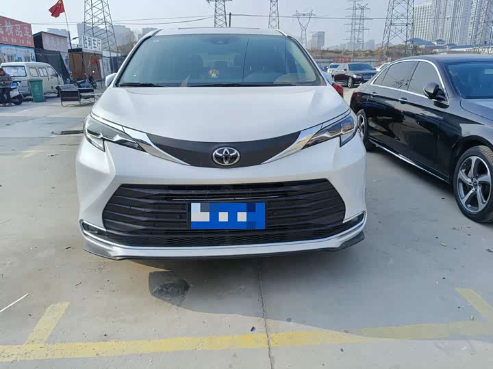 Фото 2 - Toyota Sienna