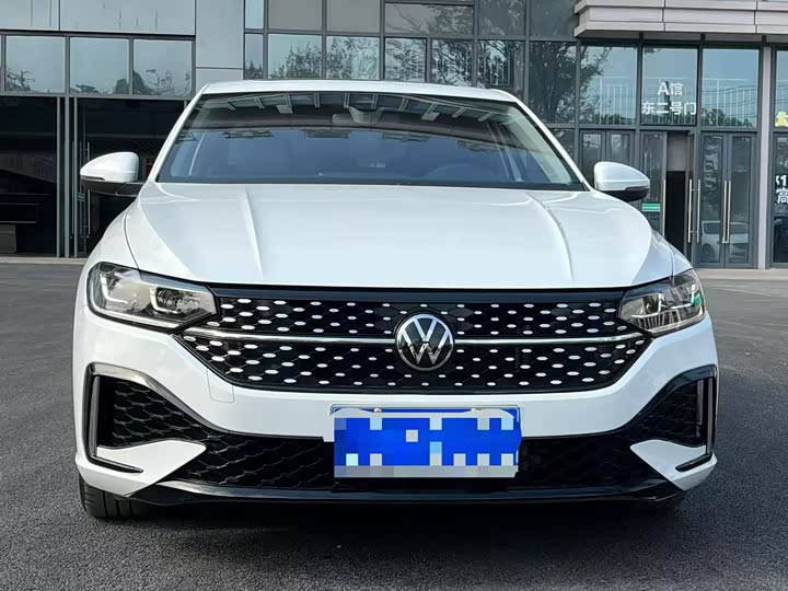 Фото 2 - Volkswagen Lavida