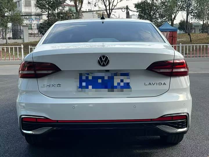 Фото 8 - Volkswagen Lavida