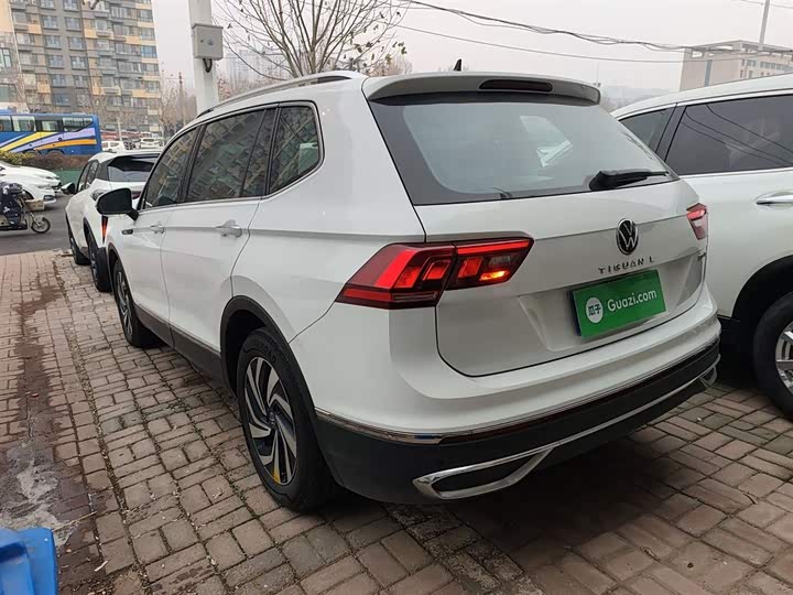 Фото 5 - Volkswagen Tiguan L Pro