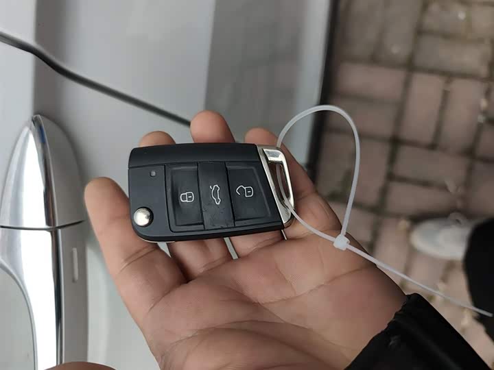 Фото 9 - Volkswagen Tiguan L Pro