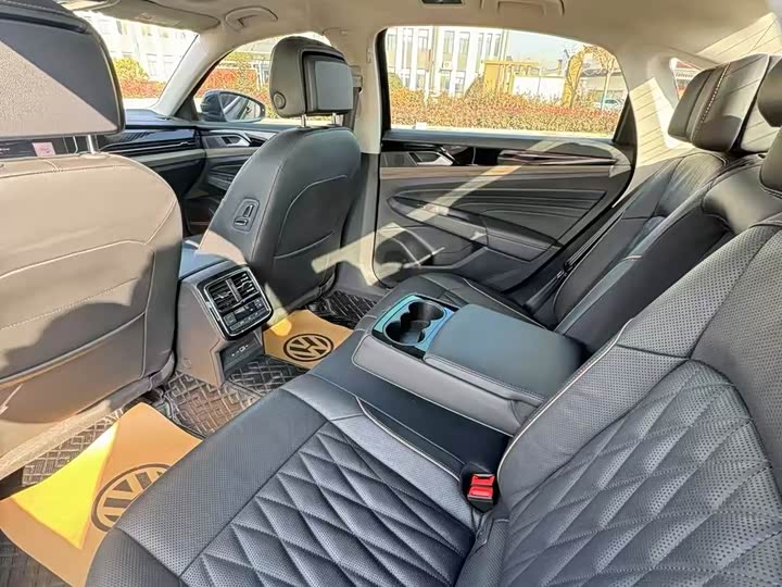 Фото 6 - Volkswagen Passat