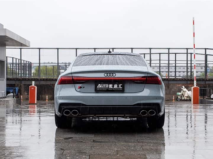 Фото 4 - Audi S7