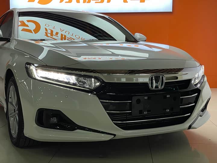 Фото 5 - Honda Accord