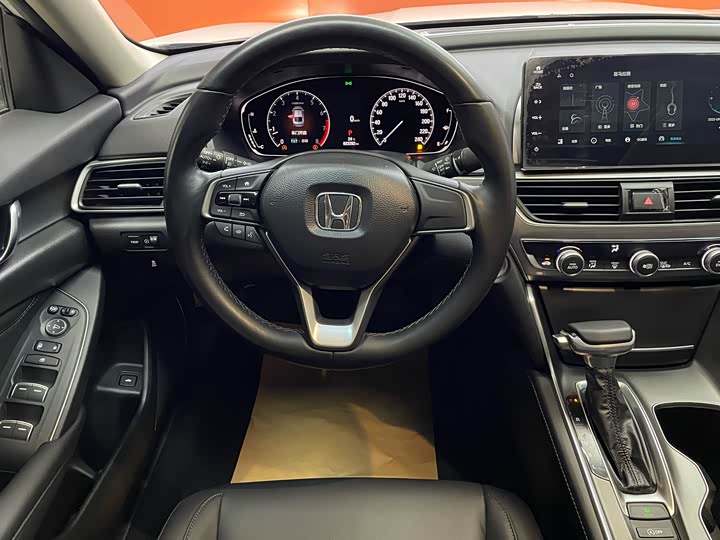 Фото 7 - Honda Accord