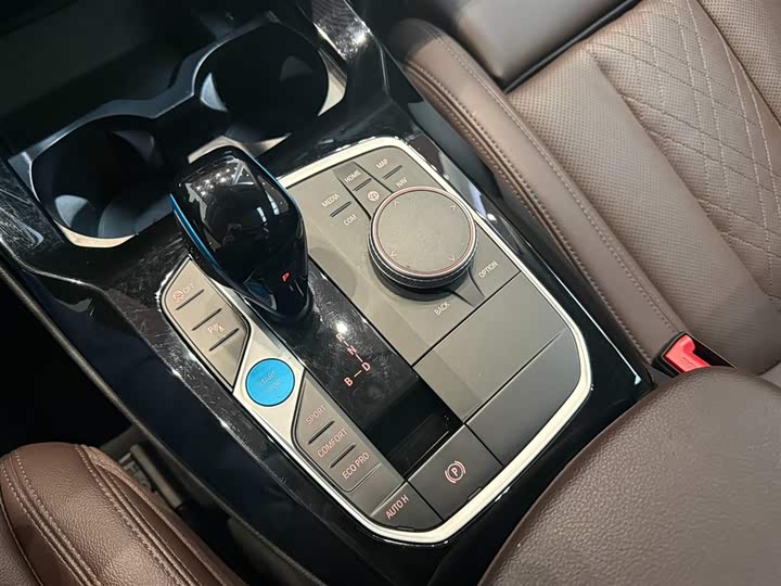 Фото 4 - BMW iX3