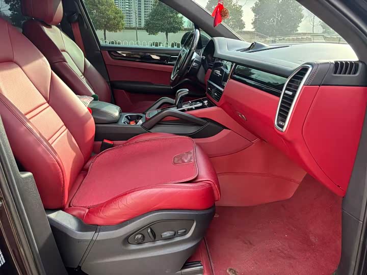 Фото 7 - Porsche Cayenne