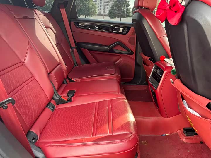 Фото 8 - Porsche Cayenne