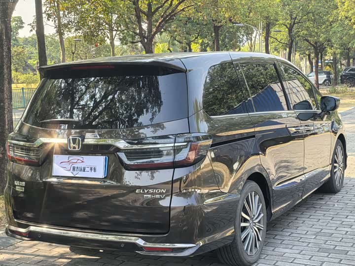 Фото 5 - Honda Elysion