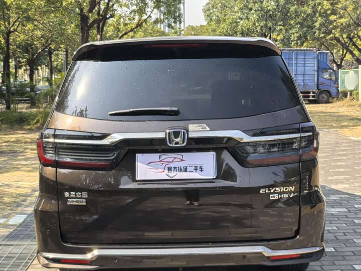 Фото 6 - Honda Elysion