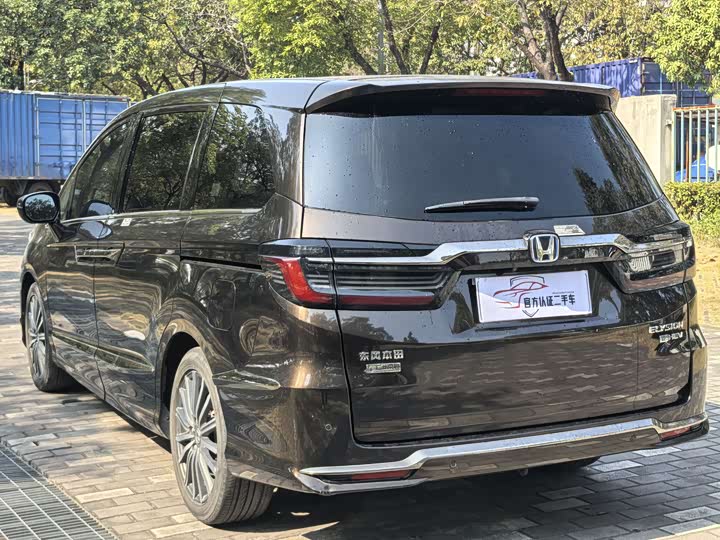 Фото 7 - Honda Elysion