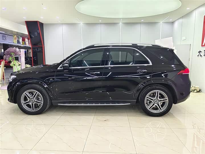 Фото 9 - Mercedes-Benz GLE-Class