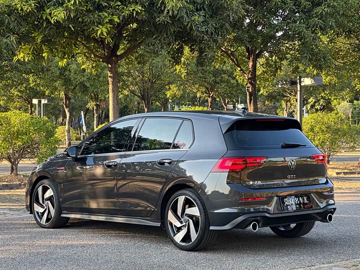 Фото 5 - Volkswagen Golf GTI