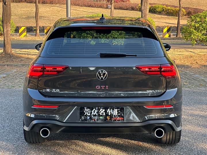 Фото 6 - Volkswagen Golf GTI