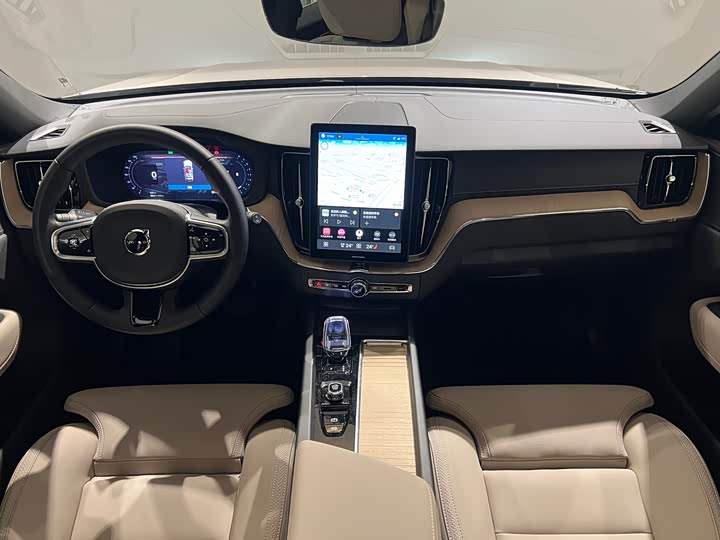 Фото 6 - Volvo XC60