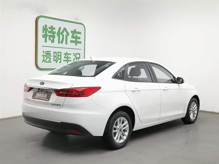 Фото 2 - Ford Escort