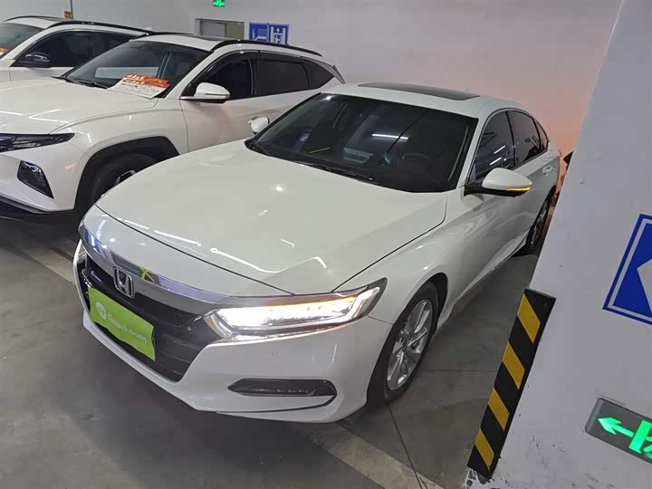 Фото 1 - Honda Accord