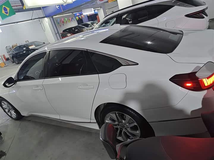 Фото 5 - Honda Accord