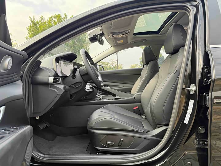 Фото 4 - Hyundai Elantra N line