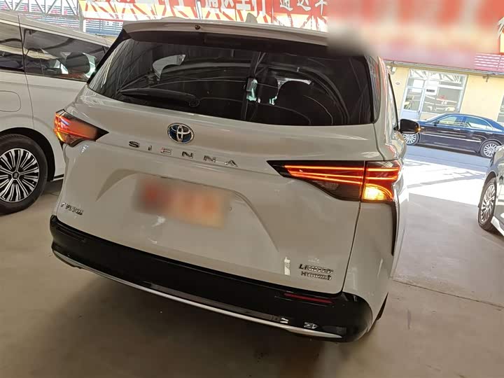 Фото 6 - Toyota Sienna