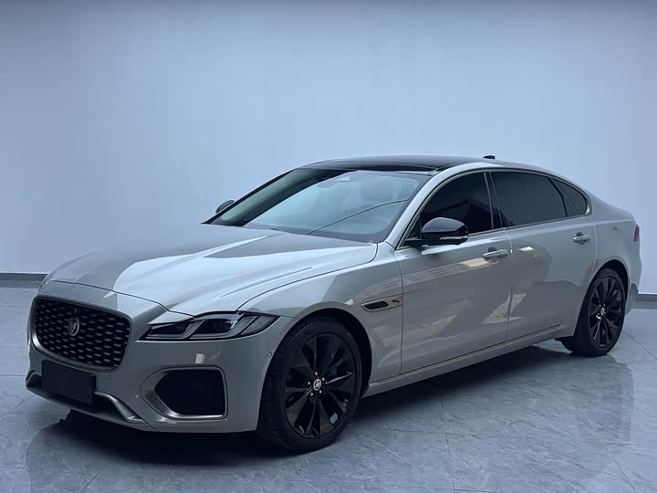 Фото 1 - Jaguar XF L