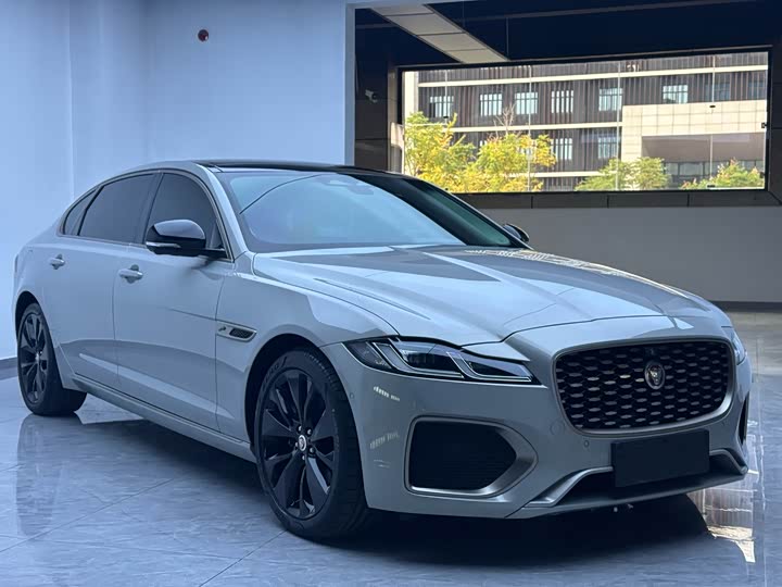 Фото 3 - Jaguar XF L